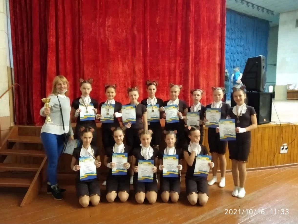 “Небо стало чужим” — історія хореографки з Волноваського району, яка навчає Горішні Плавні танцювати