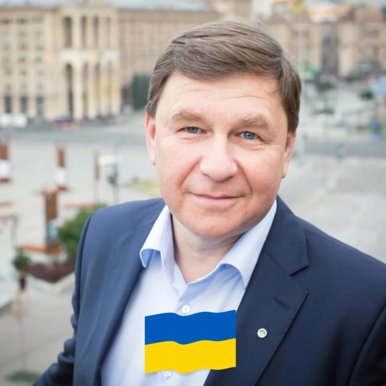 “Ми самі не знаємо,що в нас закладено”. Як ексмер Маріуполя став художником і підтримує інших митців