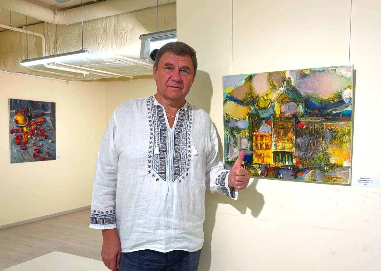 Михайло Поживанов у галереї «АВС-арт» на виставці «ЖОВТИЙ/БЛАКИТНИЙ» 