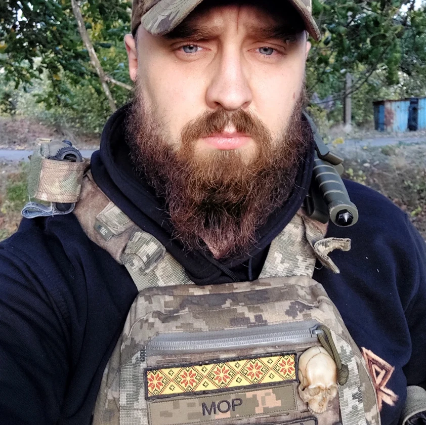 «Мистецтво не лікує рани, але допомагає жити». Історія ветерана з Луганська Марка Головея