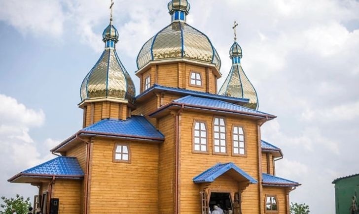  храм Святителя Миколая Чудотворця, где правит священник отец Макарий