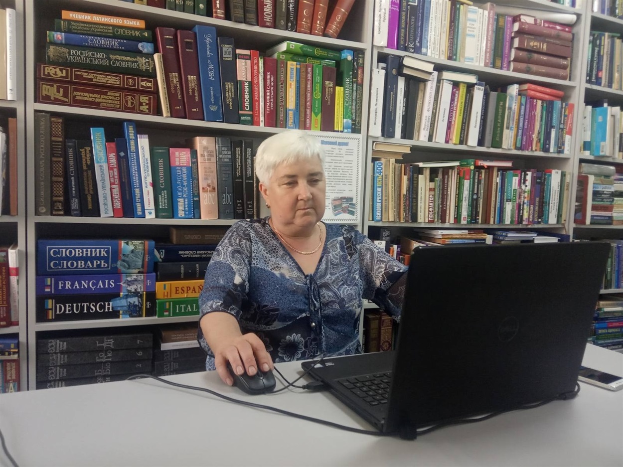 Олена Шило під час обласного онлайн-семінару для бібліотечних фахівців «Просування бібліотеки в соціальних мережах»
