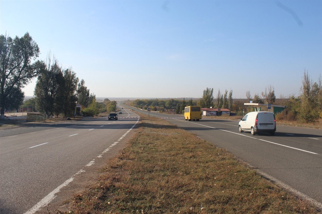 Трасса Н-20 Славянск - Мариуполь, с. Бугас.