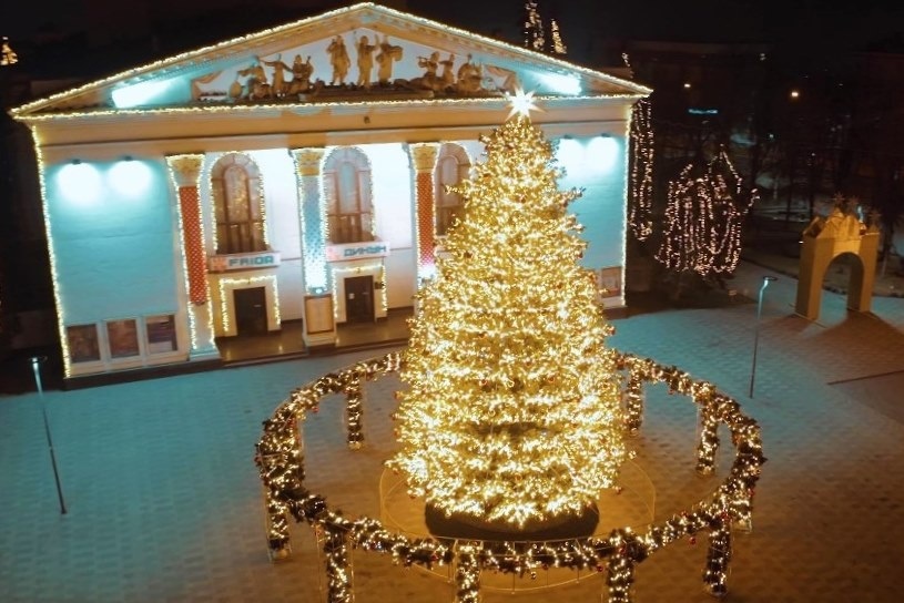 Ялинка в Маріуполі
