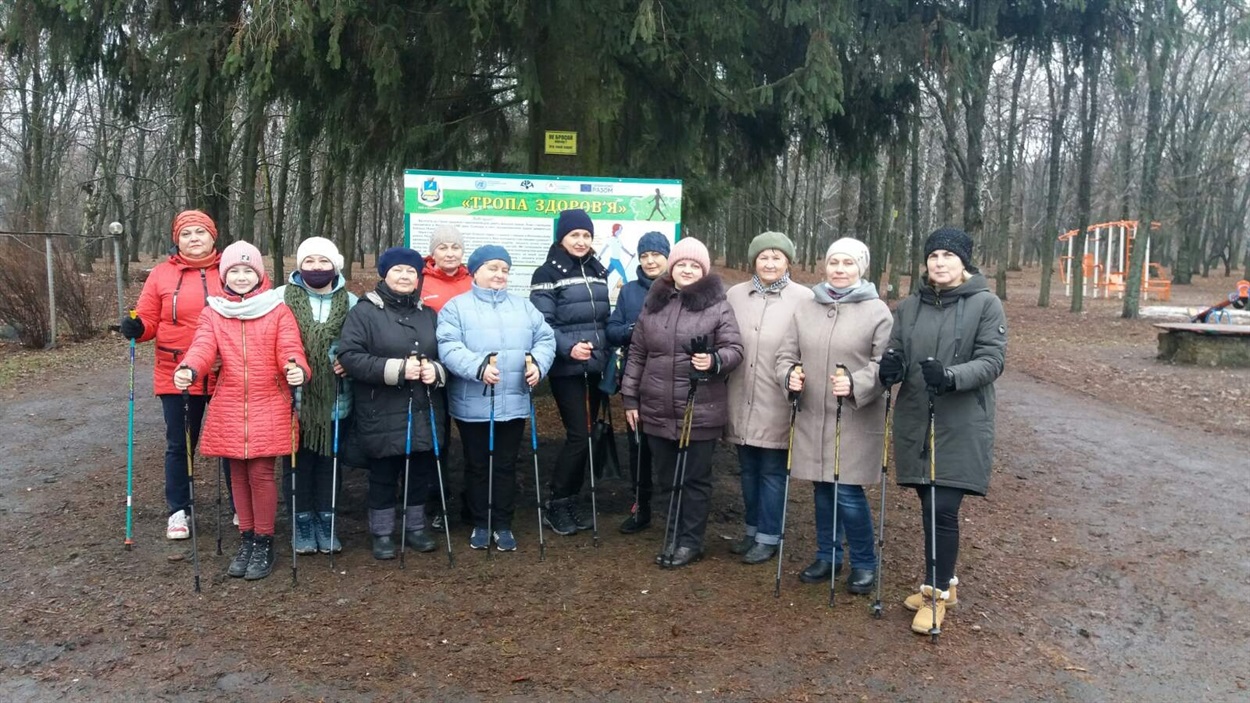 Учасниці Клубу скандинавської ходи у Волновасі