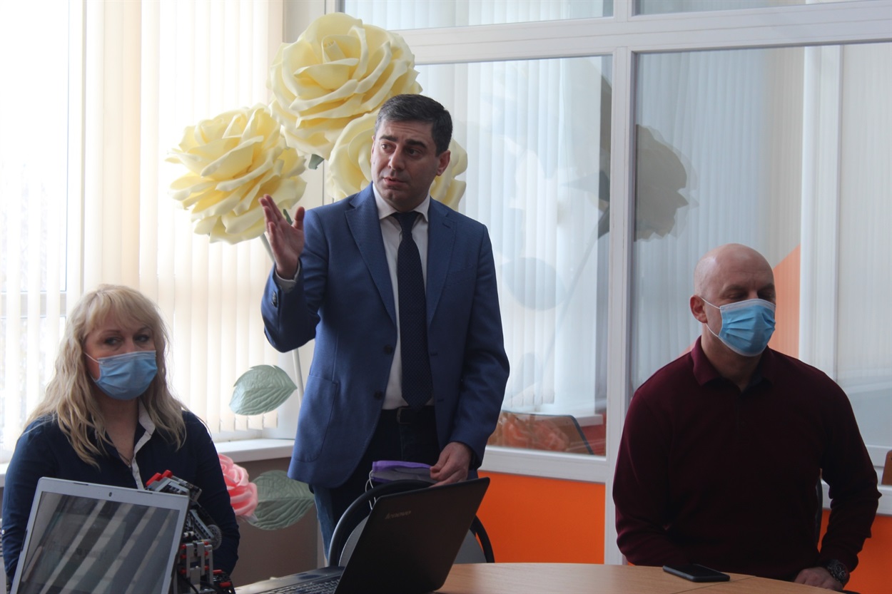 Дмитро Лубінець відкриває молодіжний центр в Ольгинці