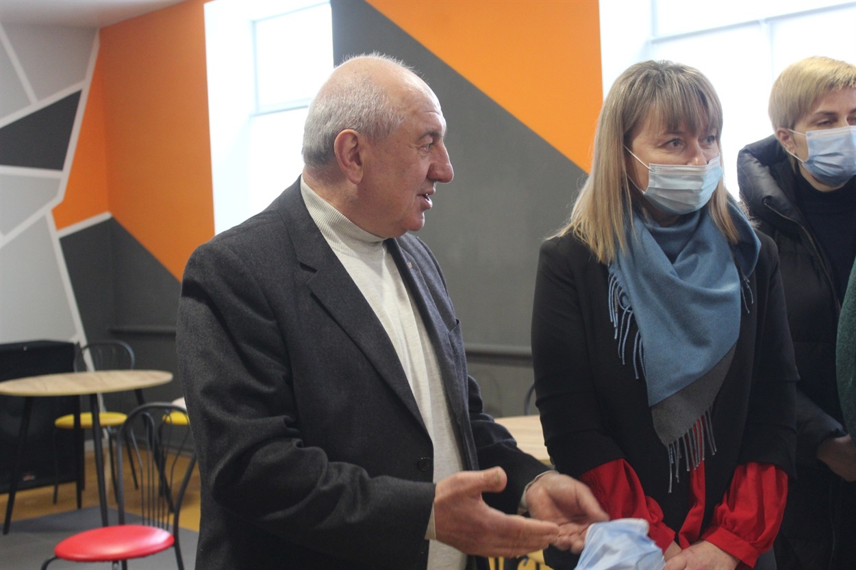 Голова Хлібодарівської сільської територіальної громади Валерій Лубінець
