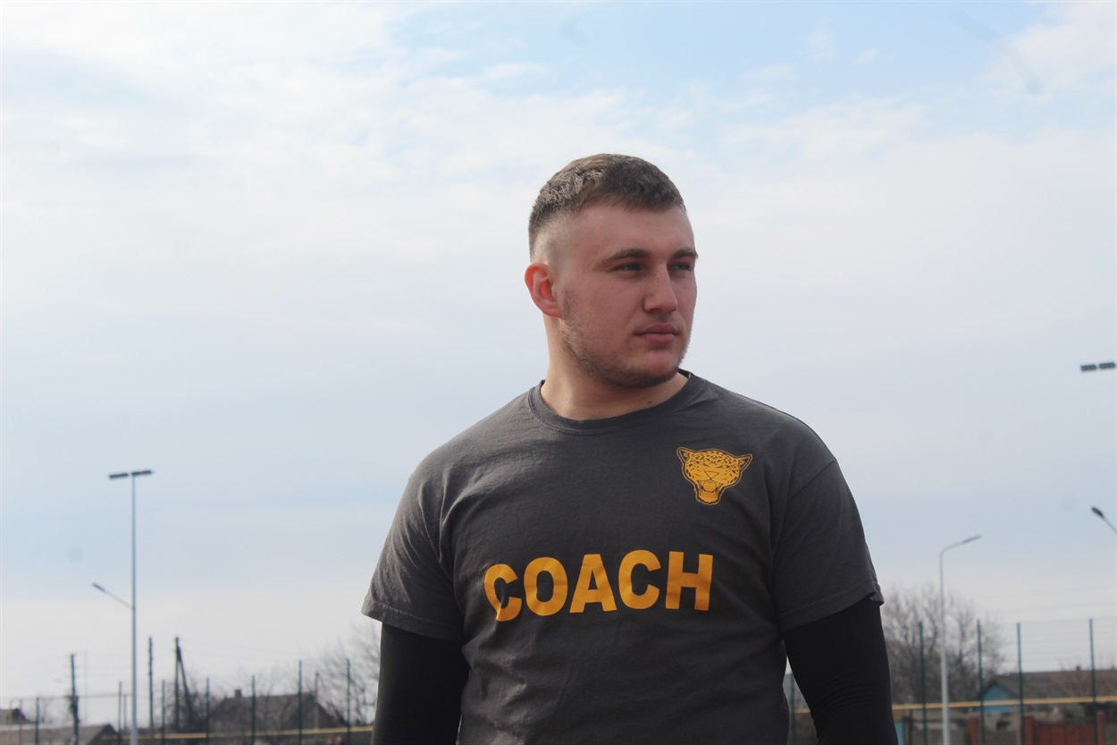Тренер “Жіночого десанту” у Волновасі — Євген Ніколенко