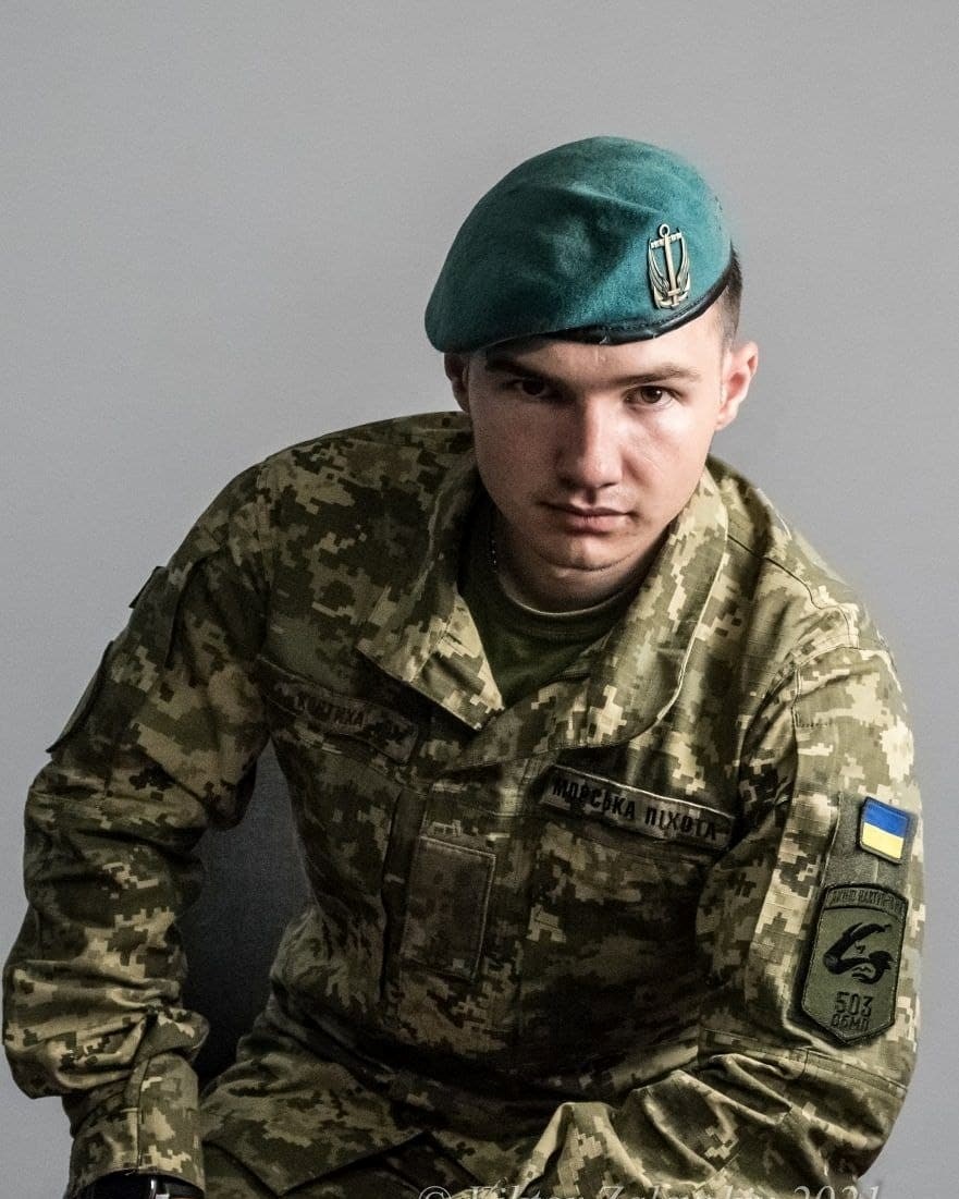 Старший сын Юлии - Денис