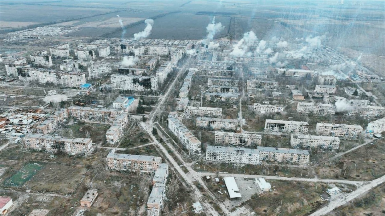 Вугледар обстрілюють фосфорними снарядами 