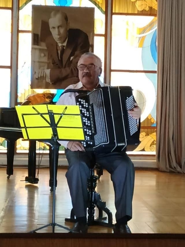 На сцені під час концерту