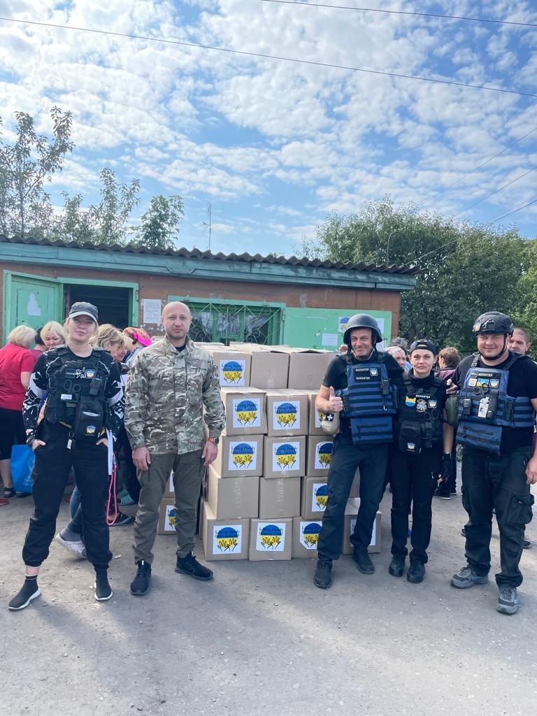 Вугледарська ВА спільно з благодійниками доставили мешканцям Максимівки гуманітарну допомогу – продуктові набори від БФ «Lifting hands international»
