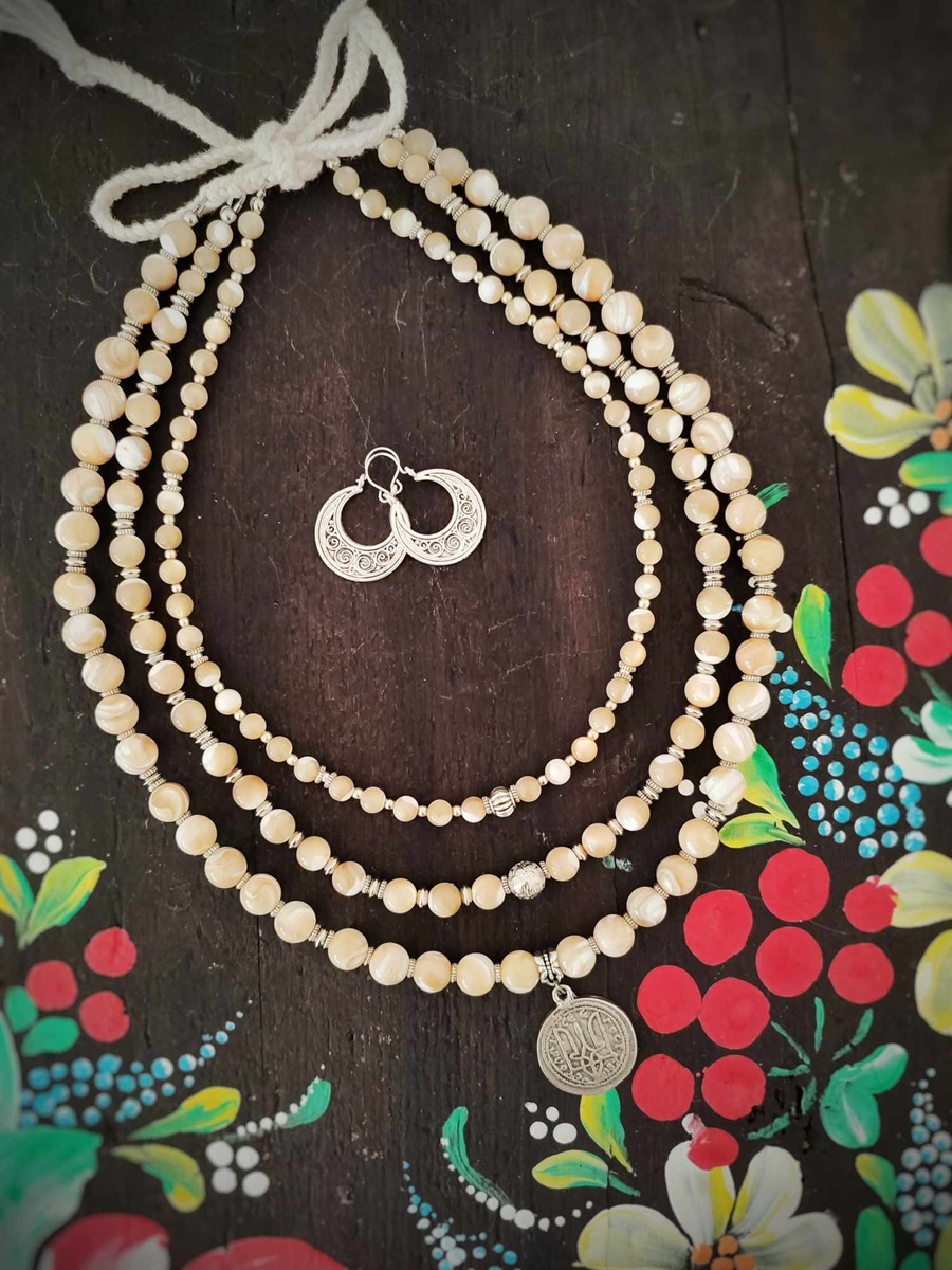 Намисто імітація баламутів з срібним дукачем тризубом та срібними сережками "ковтки"