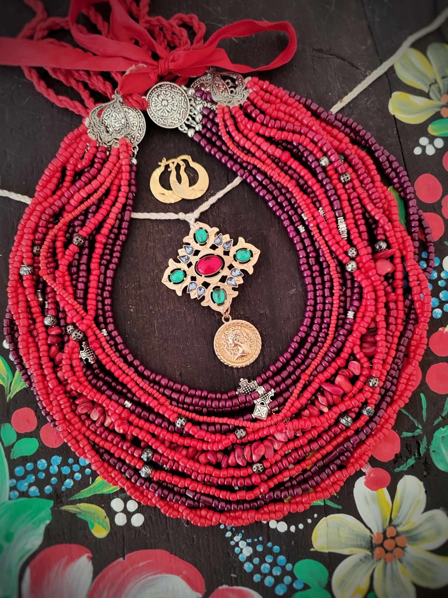 Бісерне намисто, дукач з бантом та сережки "ковтки" з позолотою