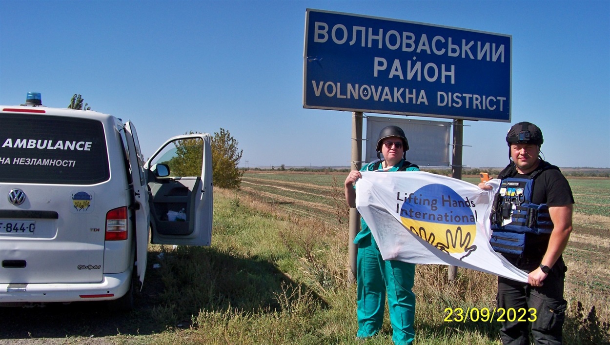 Volunteer doctor Vladyslav Khymenko and volunteer Oleh Yakovlev