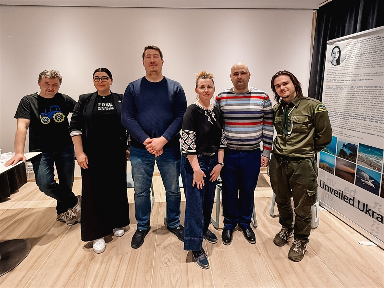 Олександр на Виставці «Відкрита Україна» в бібліотеці Oodi, Гельсінкі (9-11 травня 2025 року)