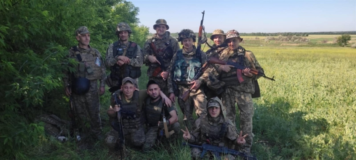 Данило Копилов з побратимами