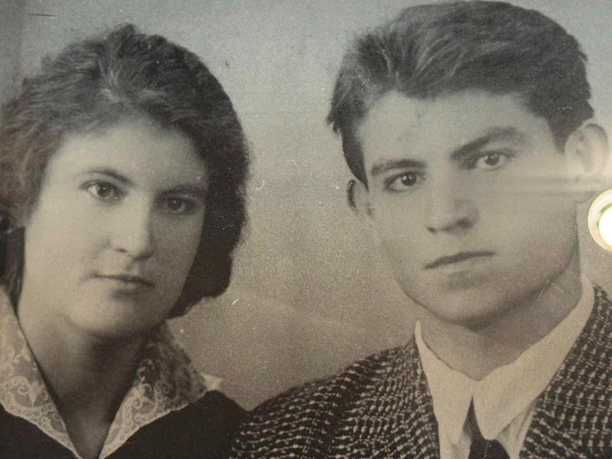 Василь Стус із сестрою Марією, 1950-і, Донецьк