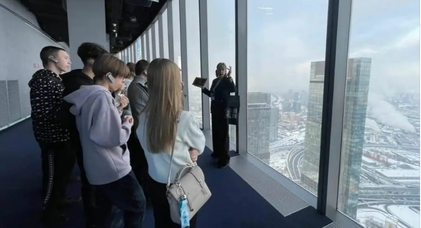 Українські діти на екскурсії в Москві. Фото російських ЗМІ
