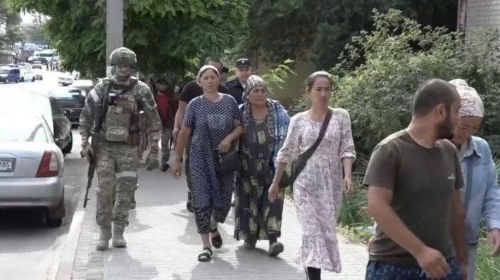 Як і навіщо Кремль замінює українців на росіян на захоплених територіях