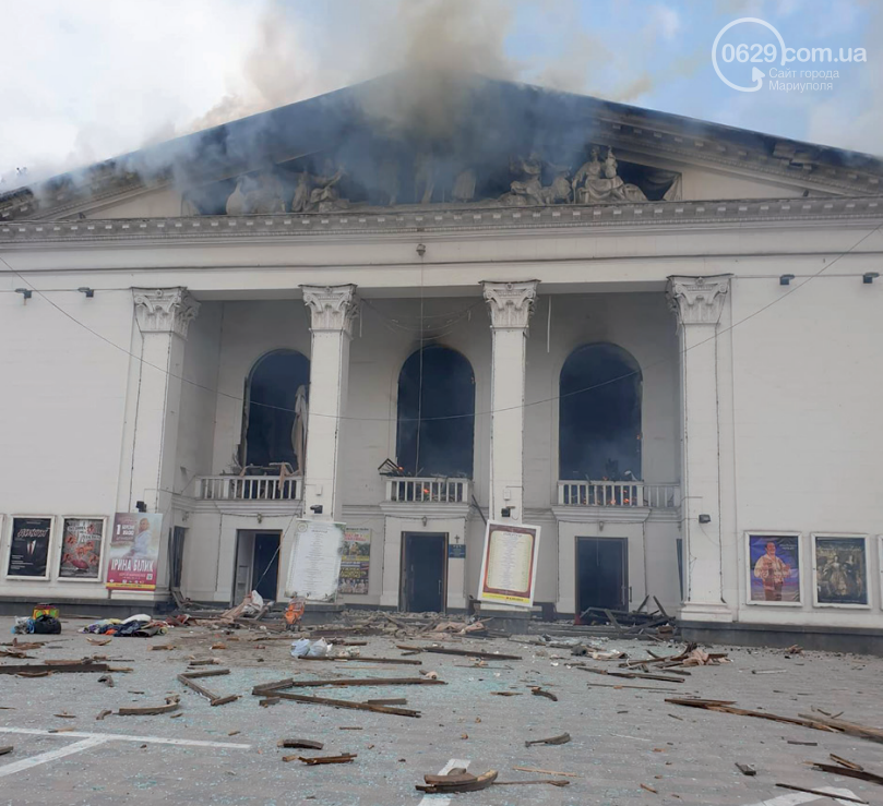 Окупанти урочисто відкрили драмтеатр, який знищили разом з людьми у Маріуполі: Відео