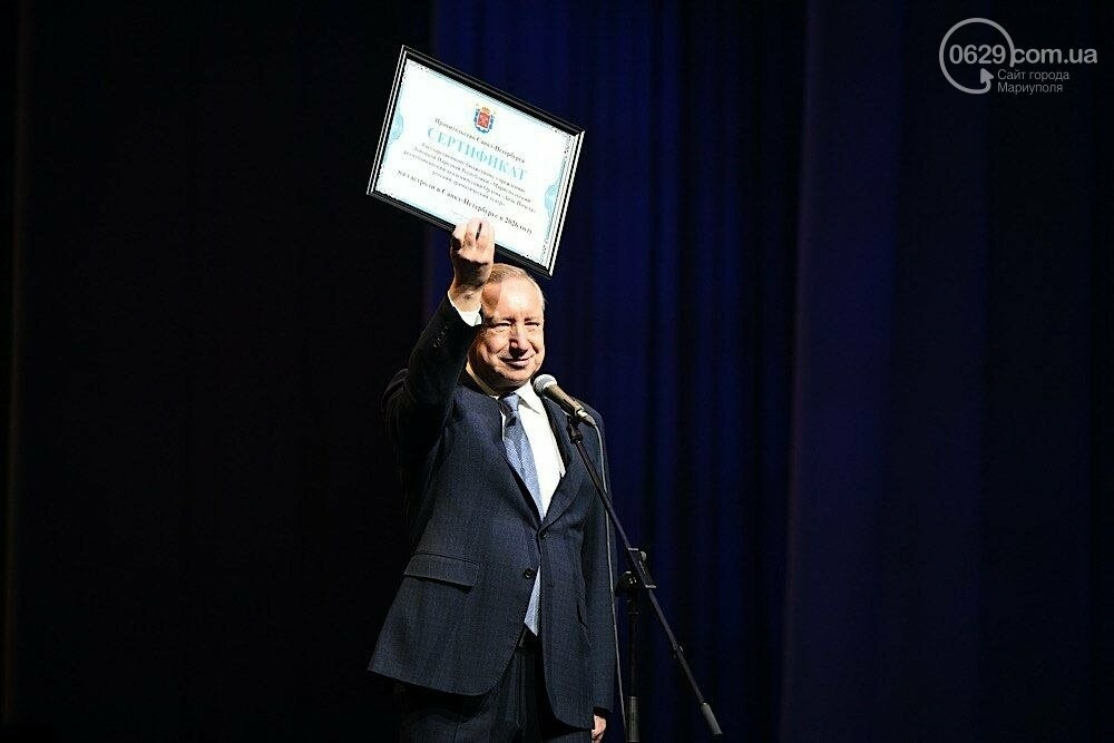 Окупанти урочисто відкрили драмтеатр, який знищили разом з людьми у Маріуполі: Відео