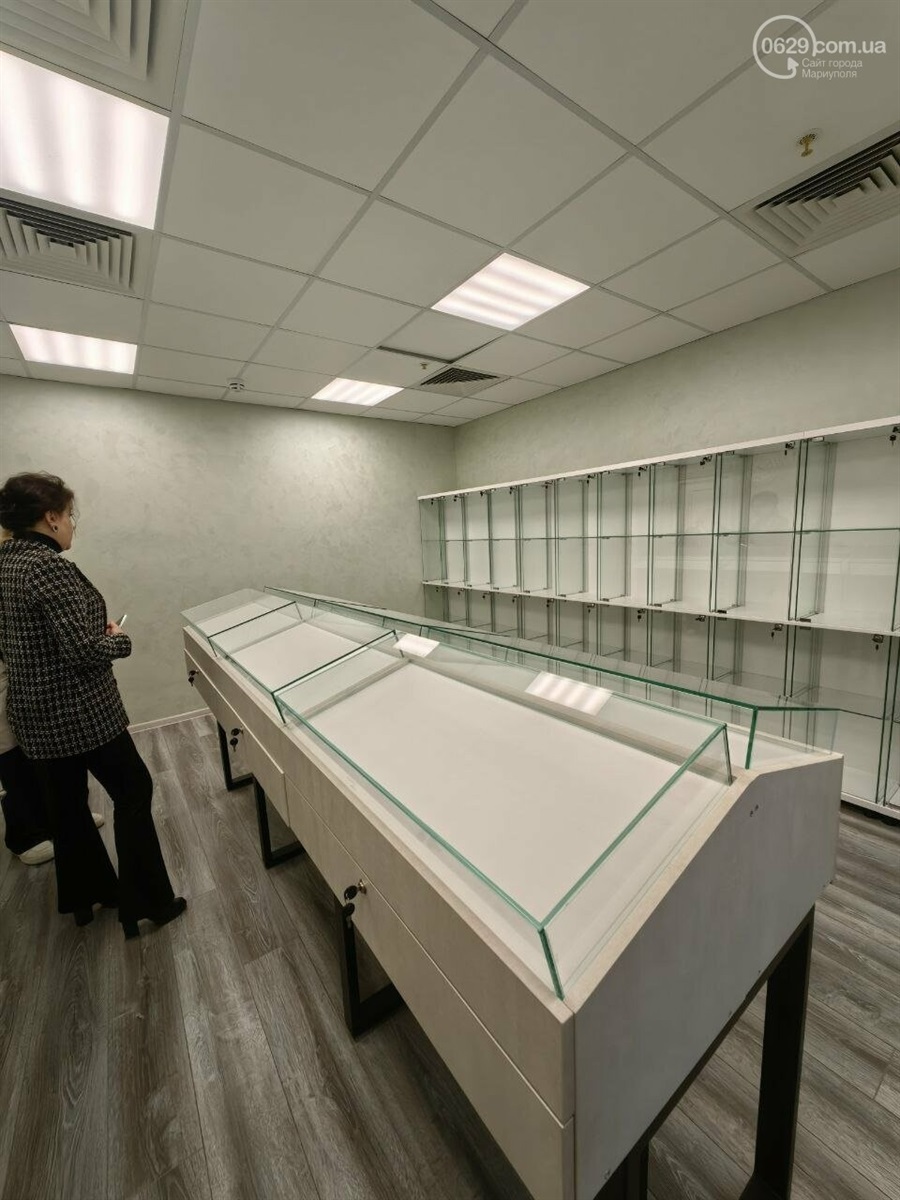 Окупанти урочисто відкрили драмтеатр, який знищили разом з людьми у Маріуполі: Відео