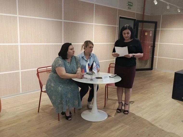 У Волновасі окупанти провели конференцію партії «Єдина росія». Фото