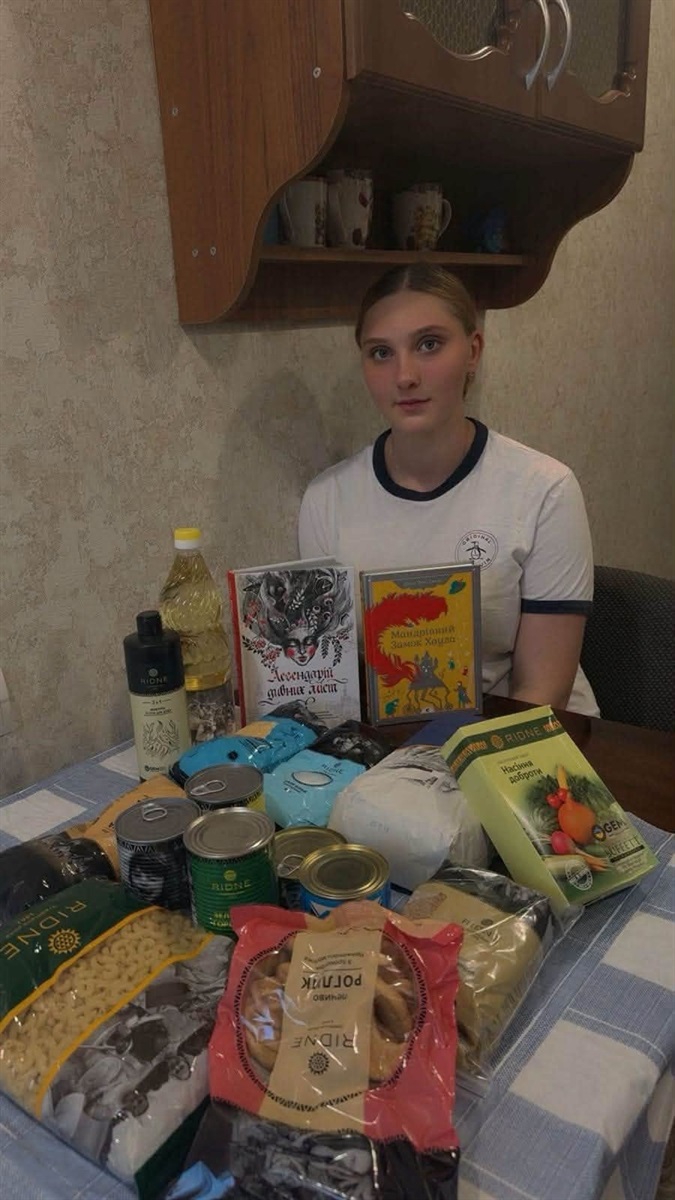 Книги й продуктові набори отримали діти-переселенці зі Старомлинівської громади